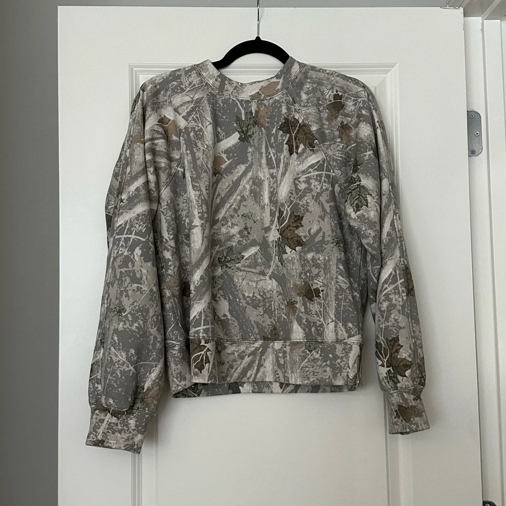 Abercrombie & Fitch Camo Pullover - Picture 2 of 2
